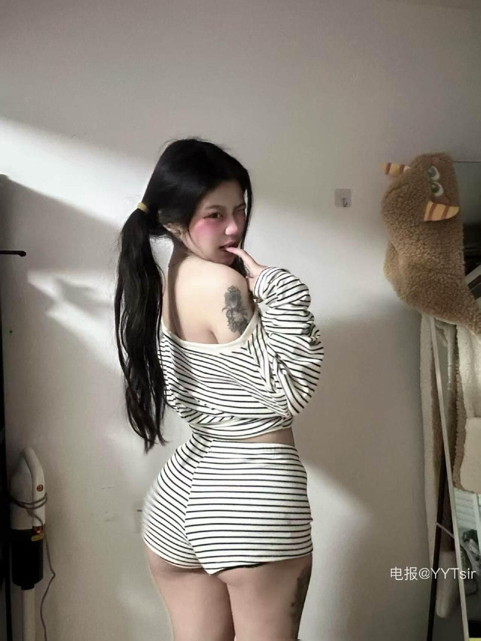 抖音我爱双刀岛遇日常:我爱双刀是一个游戏宅的浪漫宣言,这个女孩把热血和可爱揉在了一起