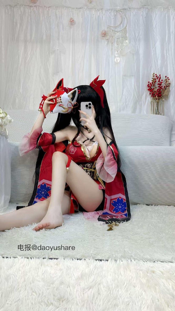 抖音一番星baby岛遇日常：一番星是日语里最亮的那颗星，baby是宝贝，这个女孩把星光和珍贵揉在了一起