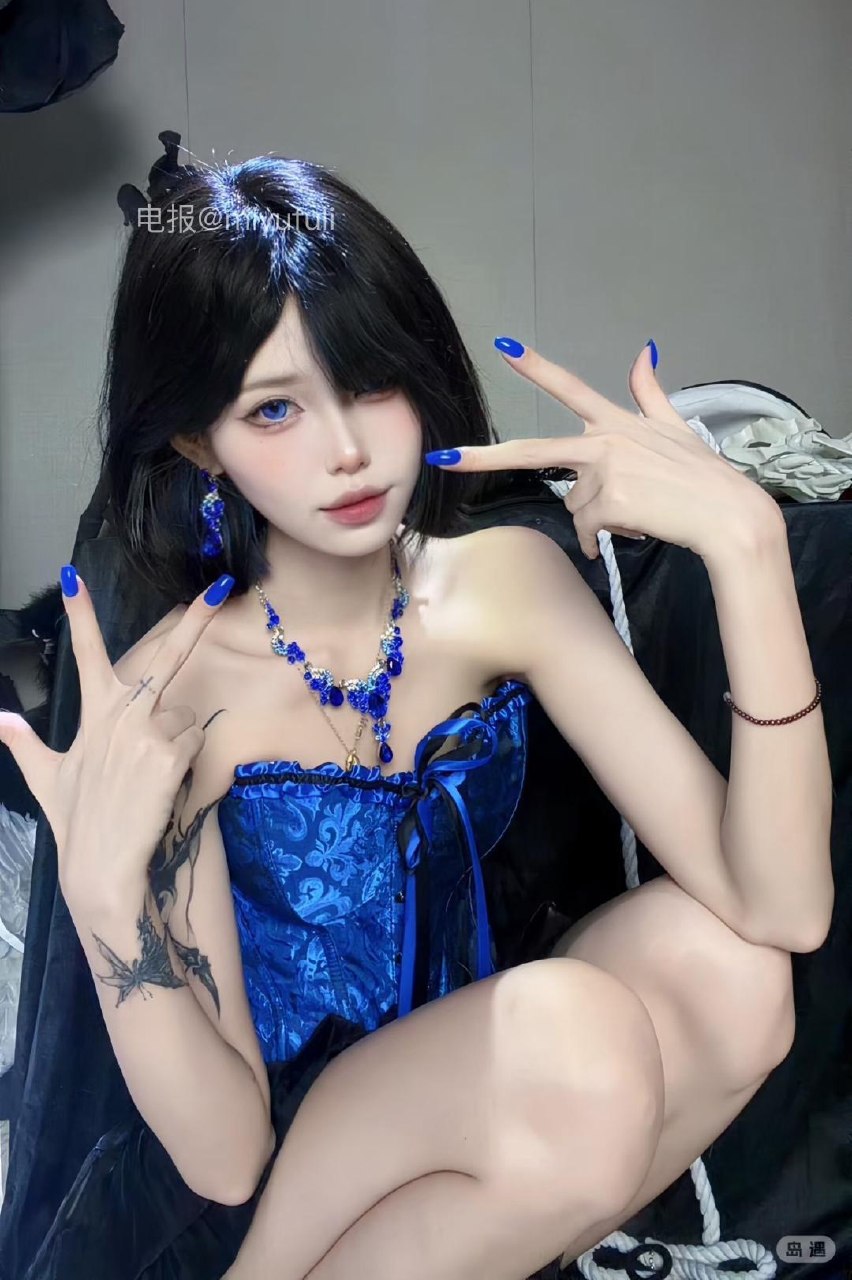  抖音小哭包不哭岛遇日常：小哭包是她的属性，不哭是她的愿望，这个女孩把眼泪和坚强揉在了一起