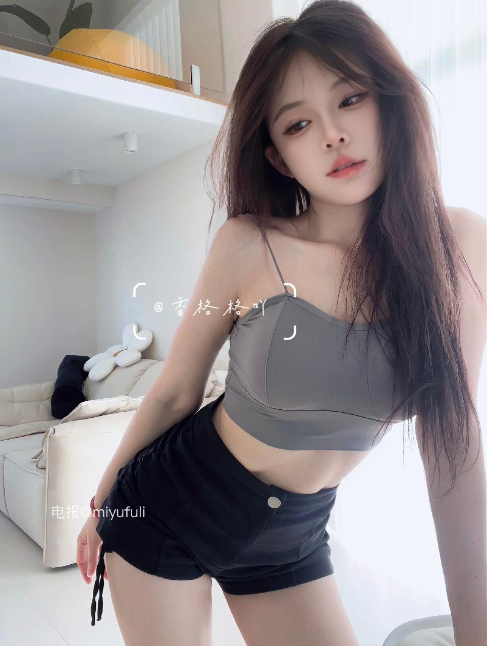 抖音香格格吖岛遇日常:香格格是清朝的香妃,吖是可爱的语气词,这个女孩把古典和俏皮揉在了一起