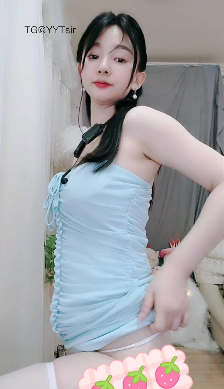抖音乖乖兔粉密语空间日常：乖乖是她的性格，兔粉是她的属性，这只兔子把温顺和可爱揉在了一起