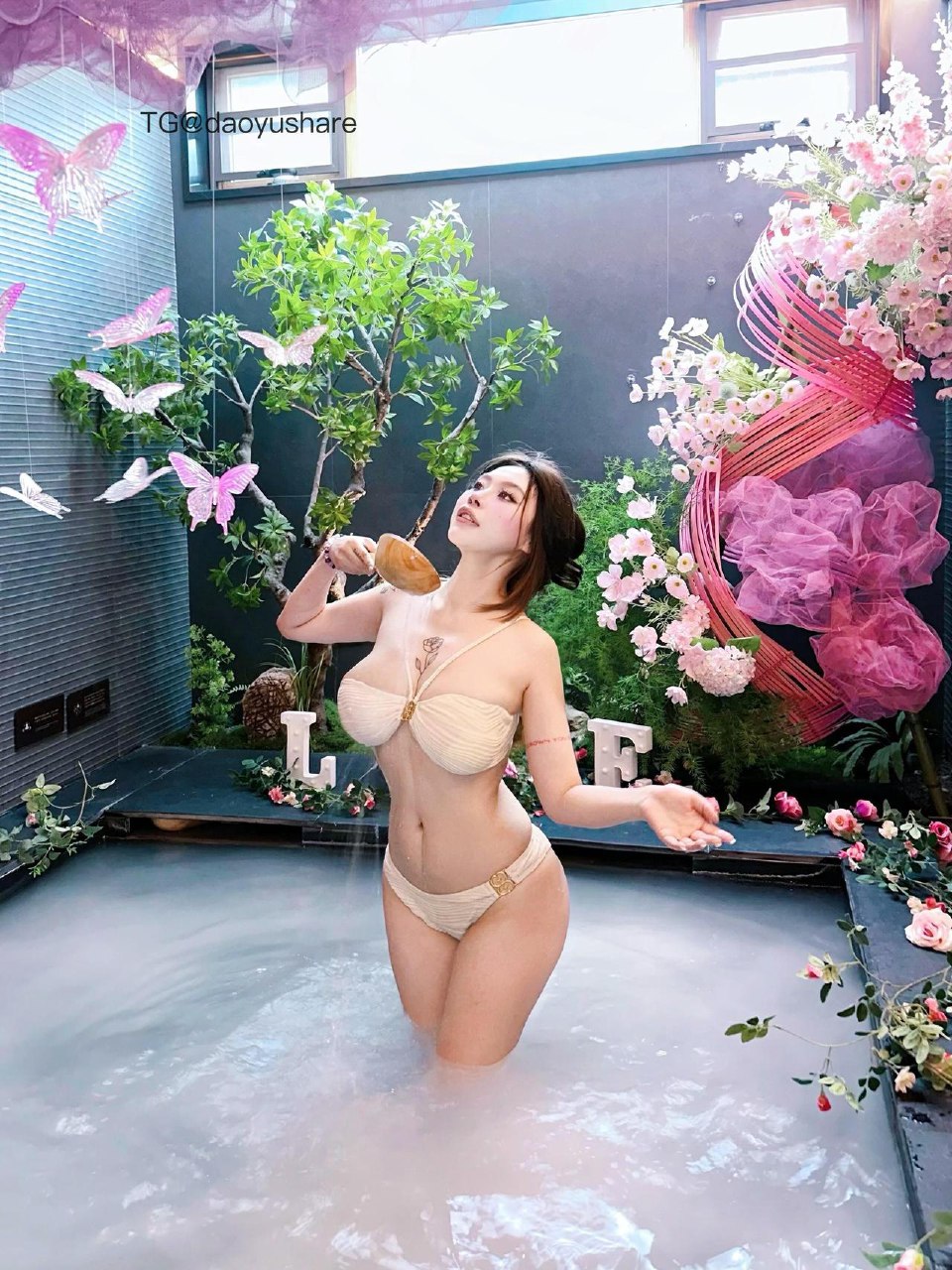 抖音皮蛋Mami密语空间日常:皮蛋是她的标签,Mami是妈妈的意思,这个女孩把俏皮和温柔揉在了一起
