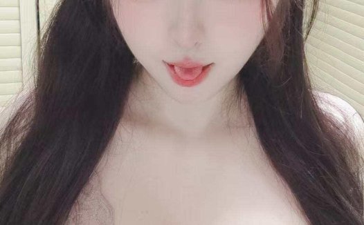 抖音小瓜子岛遇日常:小瓜子是过年时桌上的必备零食,这个女孩把香脆和节日揉在了一起