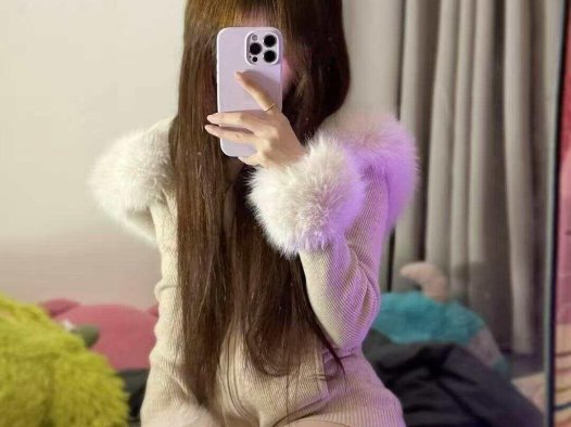  抖音莹莹iio岛遇日常：莹莹是晶莹剔透，iio是她的神秘后缀，这个女孩把清澈和神秘揉在了一起