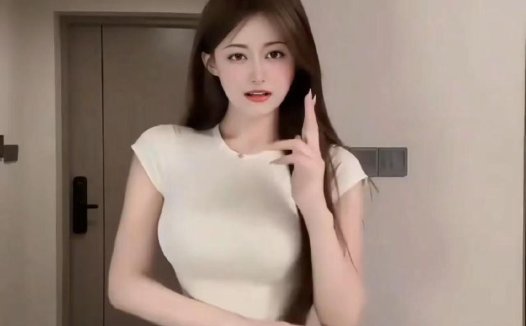 抖音不呼不吸铁粉空间日常:不呼不吸是一种静止的状态,这个女孩把安静和深邃揉在了一起